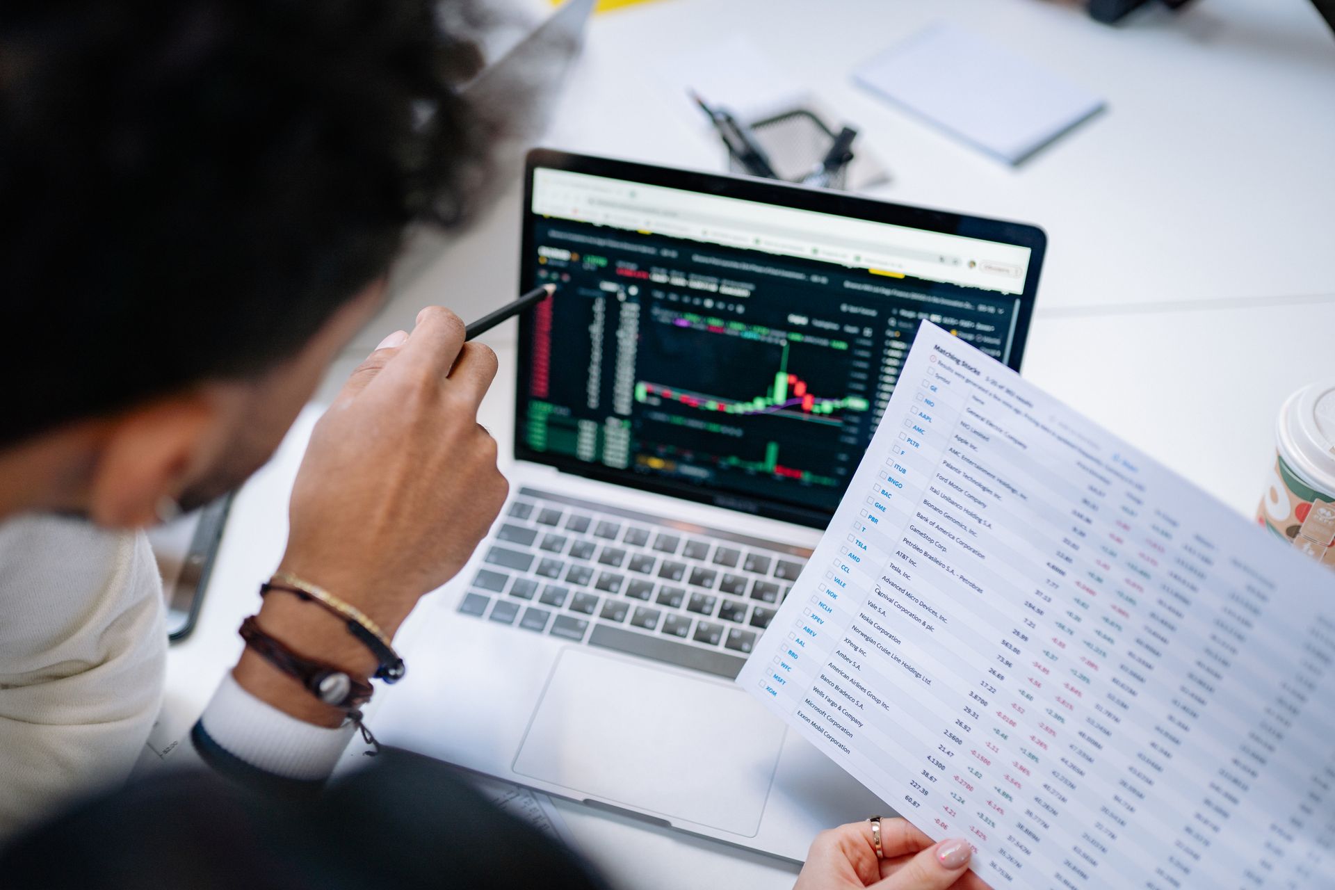 Internationaler Depotübertrag von ETFs und Aktien aus Deutschland in die Schweiz für deutsche Zuzügler